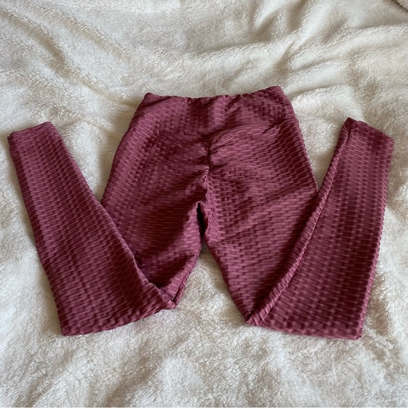 Viral butt scrunch leggings size small pink - Picture 2 of 3